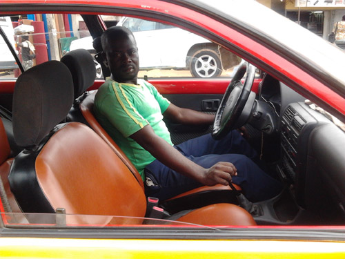 Article : Yaoundé : Le paradoxe du chauffeur de taxi mutique