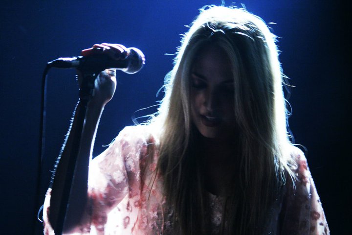 Article : Ath&egrave;nes, rock and fly away